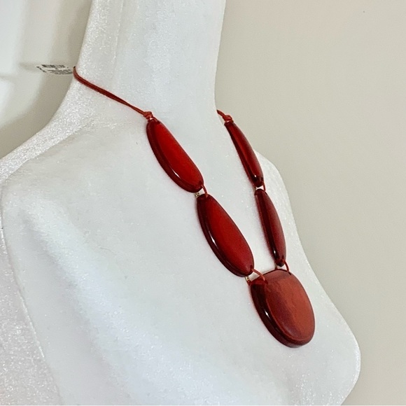 NWT Style & Co red resin statement retro necklace🎉❤️ - Picture 7 of 10